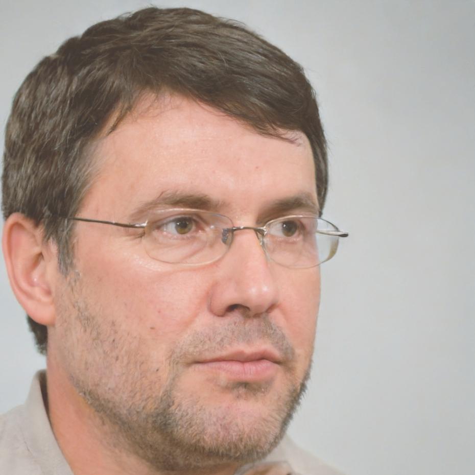 Portrait de Marc Dubois, expert en planification financière